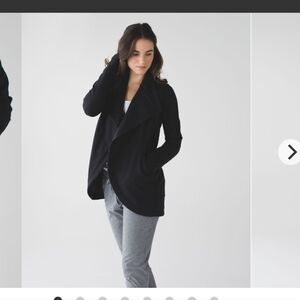 047 Lululemon That's A Wrap Black Size 6